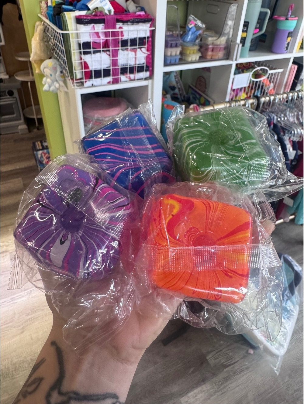 4 squishy swirl cubes